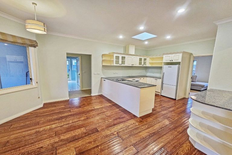 Photo of property in 16 Palliser Place, Poraiti, Napier, 4112