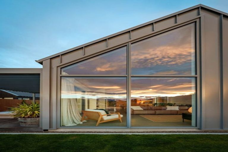 Photo of property in 7 Campbell Road, Wanaka, 9305