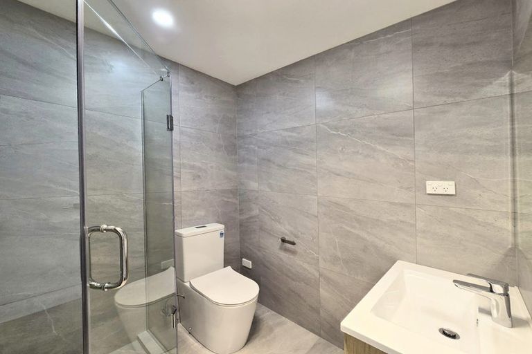 Photo of property in 8 Lewis Road, Pakuranga, Auckland, 2010
