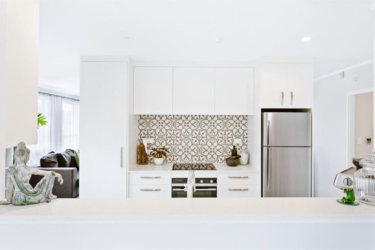 Photo of property in 13 Hewlett Road, Massey, Auckland, 0614