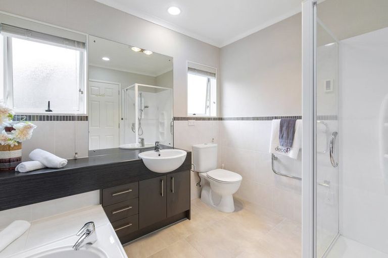 Photo of property in 14 Beros Place, Flat Bush, Auckland, 2016