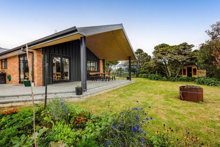 Photo of property in 13 Carthew Street, Okato, 4335