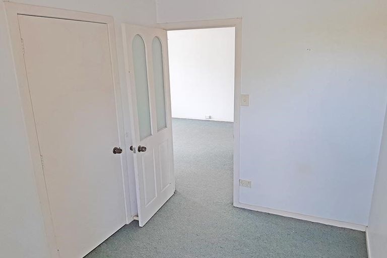 Photo of property in 42 Mildmay Road, Henderson, Auckland, 0610