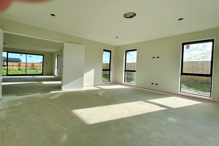 Photo of property in 52 Hilton Drive, Amberley, 7410