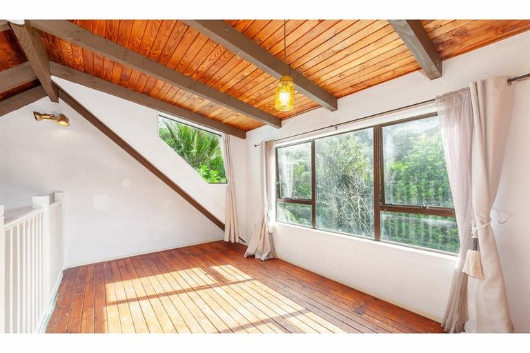 Photo of property in 271 Huia Road, Titirangi, Auckland, 0604