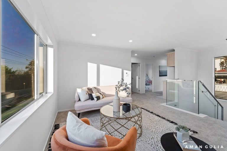 Photo of property in 208a Henderson Valley Road, Henderson, Auckland, 0612