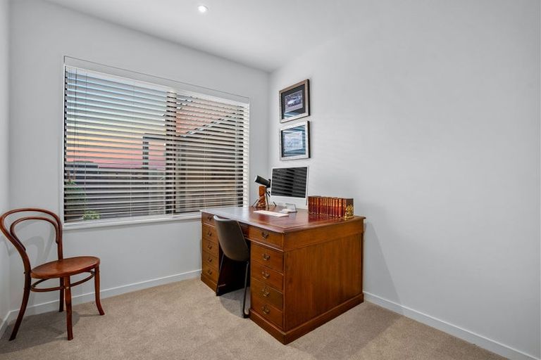 Photo of property in 10 Vaughan Crescent, Murrays Bay, Auckland, 0630