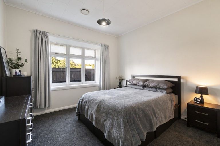 Photo of property in 33 Featherston Street, Takaro, Palmerston North, 4412