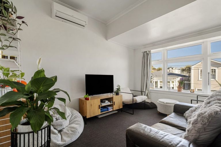 Photo of property in 11 Caroline Street, Mount Victoria, Wellington, 6011