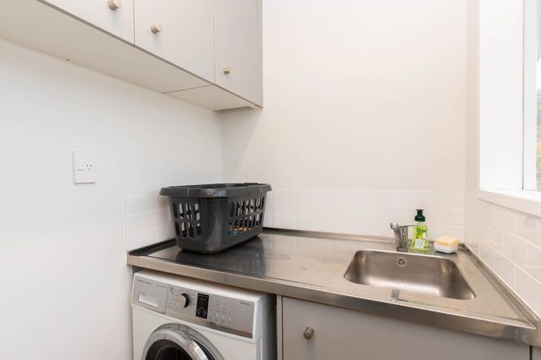 Photo of property in 15 Silverbirch Grove, Churton Park, Wellington, 6037