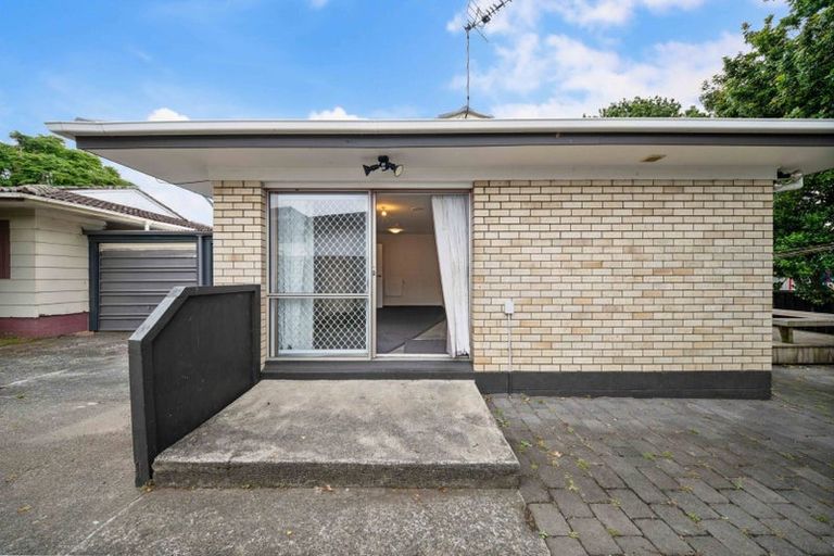 Photo of property in 2/515 Weymouth Road, Weymouth, Auckland, 2103