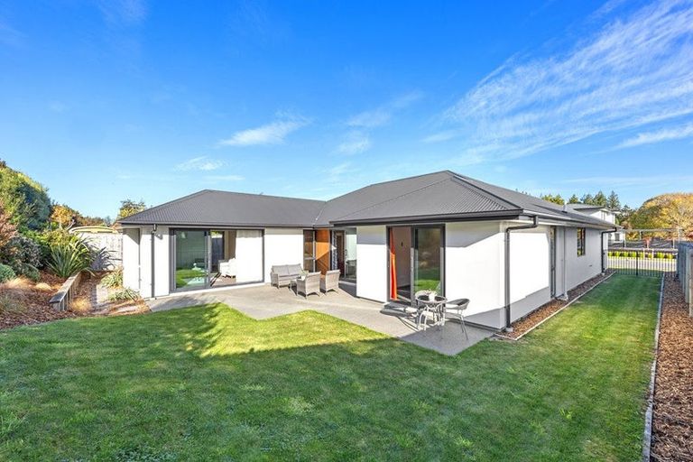 Photo of property in 12 Haughey Drive, Mairehau, Christchurch, 8052
