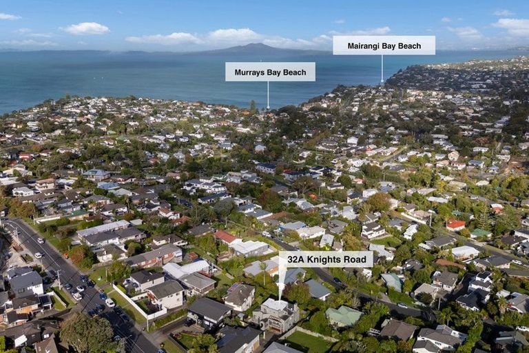 Photo of property in 32a Knights Road, Rothesay Bay, Auckland, 0630