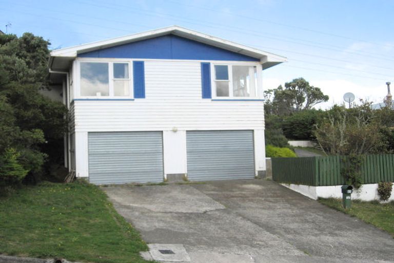 Photo of property in 21 Link Road, Newlands, Wellington, 6037