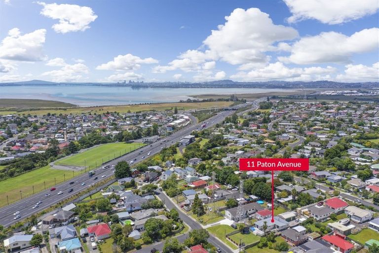 Photo of property in 11 Paton Avenue, Te Atatu South, Auckland, 0610