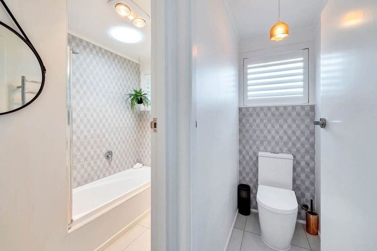 Photo of property in 6 Tyne Road, Forrest Hill, Auckland, 0620