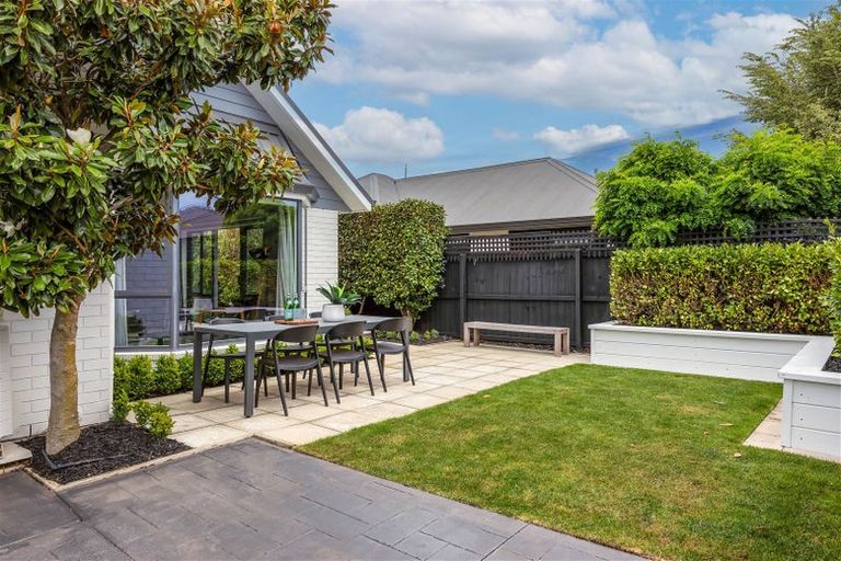 Photo of property in 2/18b Blighs Road, Strowan, Christchurch, 8052