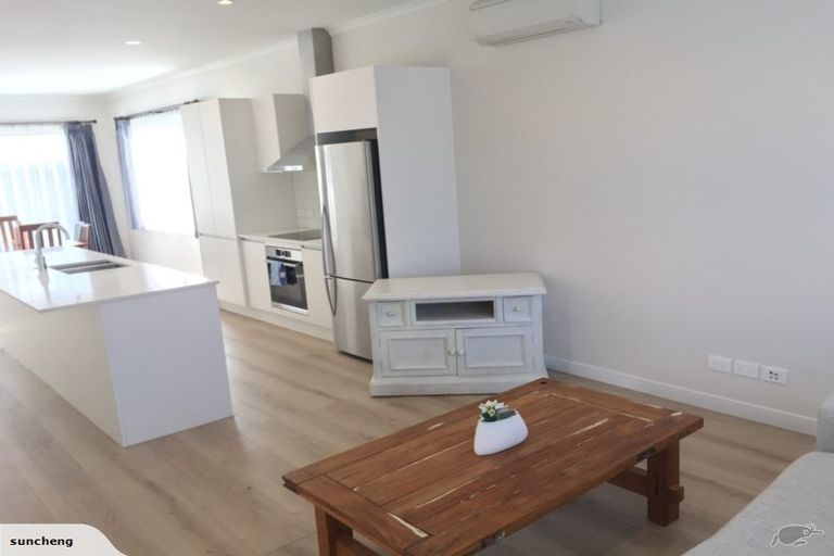 Photo of property in 10 Grey Warbler Road, Hobsonville, Auckland, 0616