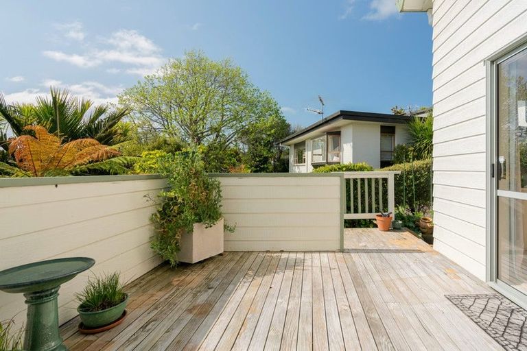 Photo of property in 1/12 Coroglen Avenue, Birkenhead, Auckland, 0626