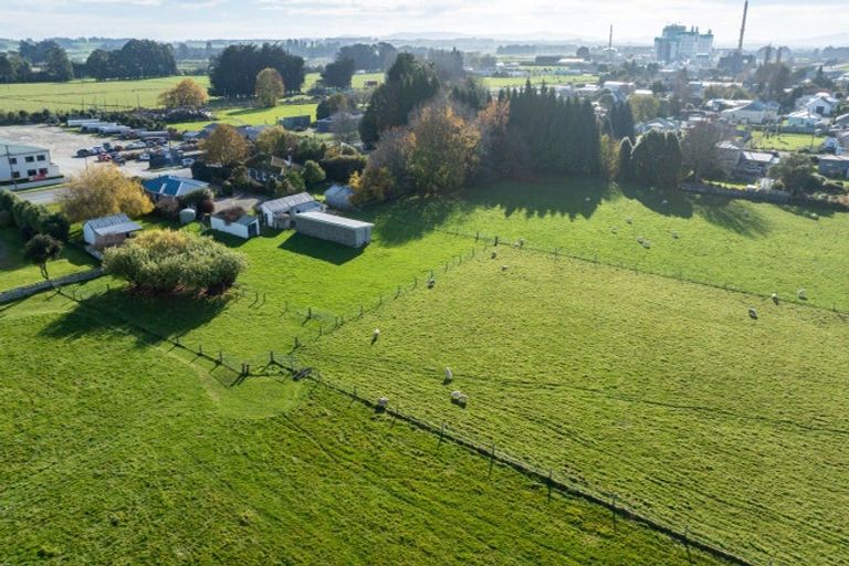 Photo of property in 93 Seaward Road, Edendale, 9825