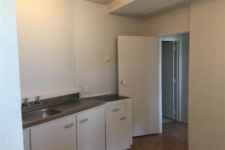 Photo of property in 21 Cheval Drive, Totara Vale, Auckland, 0629