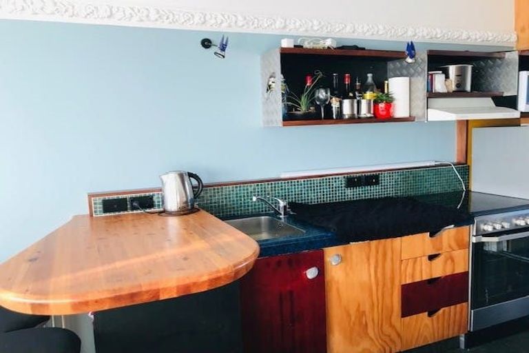 Photo of property in Qba Apartments, 4r/51 Webb Street, Mount Cook, Wellington, 6011