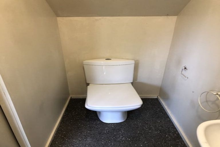 Photo of property in 6/4 Keeling Road, Henderson, Auckland, 0612