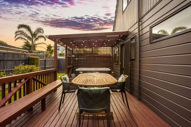 Photo of property in 64 Granville Drive, Massey, Auckland, 0614