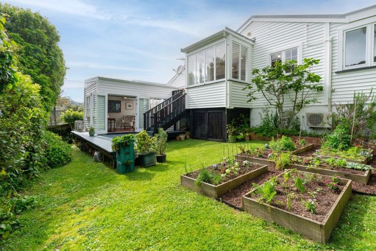 Photo of property in 19 Waikare Street, Karori, Wellington, 6012
