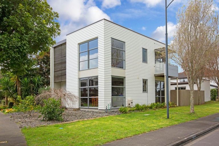 Photo of property in 16 Figaro Crescent, Takanini, 2112