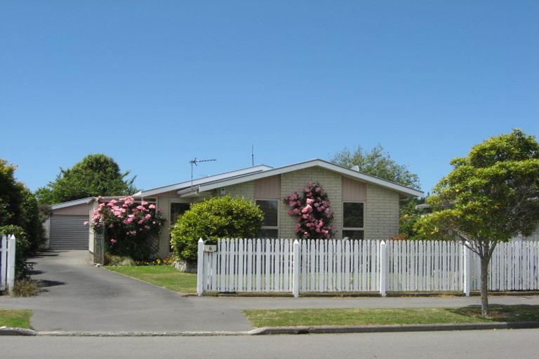 Photo of property in 6 Lamorna Road, Parklands, Christchurch, 8083
