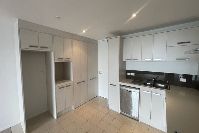 Photo of property in Bella Vista, 2f/84 Gunner Drive, Te Atatu Peninsula, Auckland, 0610