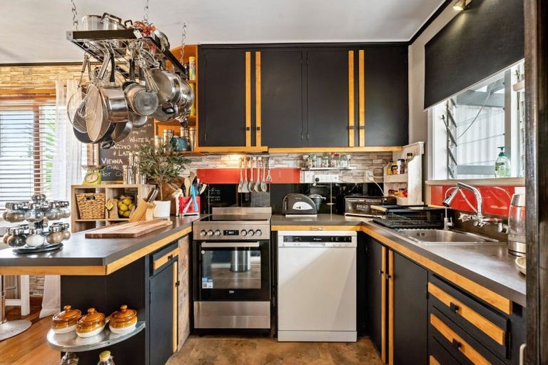 Photo of property in 49 Station Road, Te Kamo, Whangarei, 0112