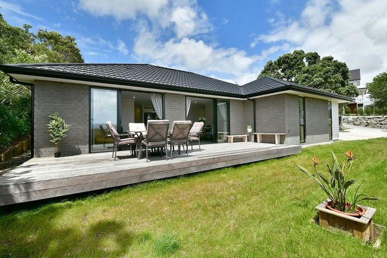 Photo of property in 35 St James Avenue, Helensville, 0800
