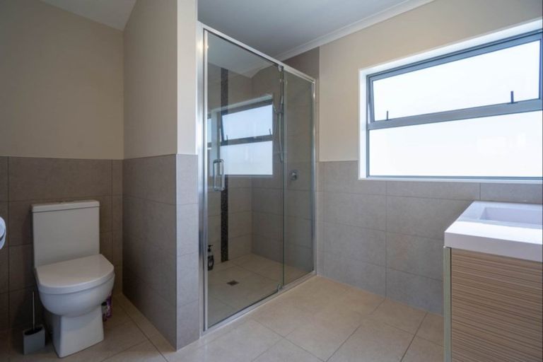 Photo of property in 4 Petrel Close, Paraparaumu Beach, Paraparaumu, 5032