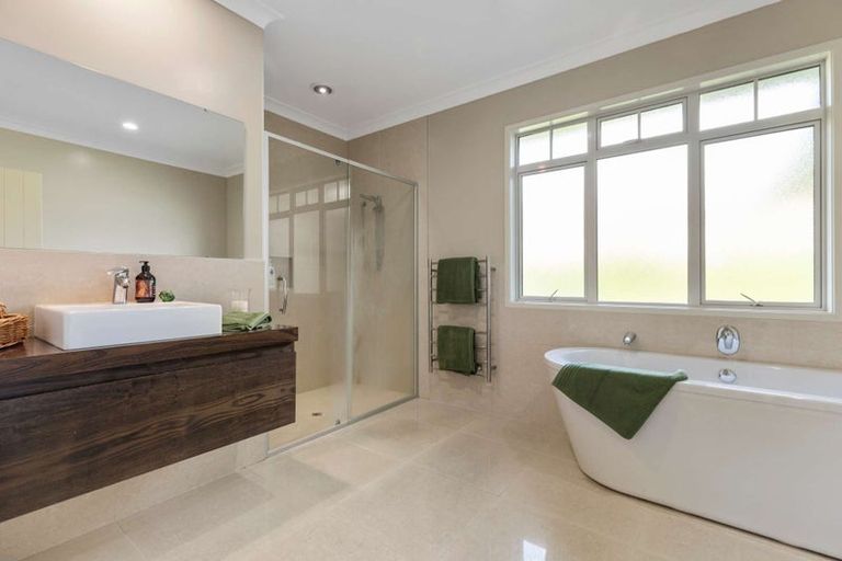 Photo of property in 6 Millbrook Drive, Waiuku, 2683