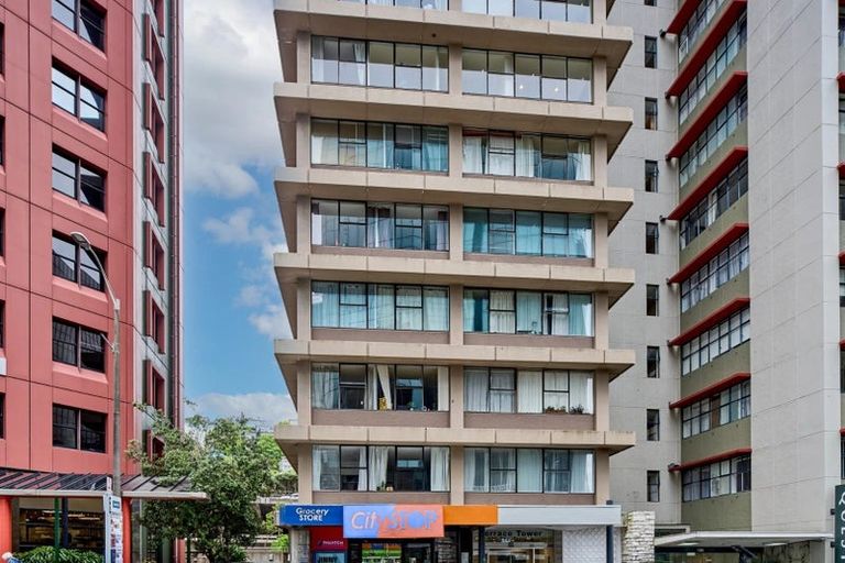 Photo of property in Terrace Tower Apartments, 6a/126 The Terrace, Wellington Central, Wellington, 6011