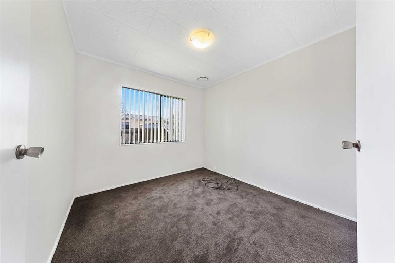 Photo of property in 17 Ballance Avenue, Papatoetoe, Auckland, 2104