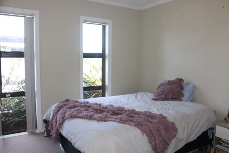 Photo of property in 65a Rosalie Terrace, Kelvin Grove, Palmerston North, 4414