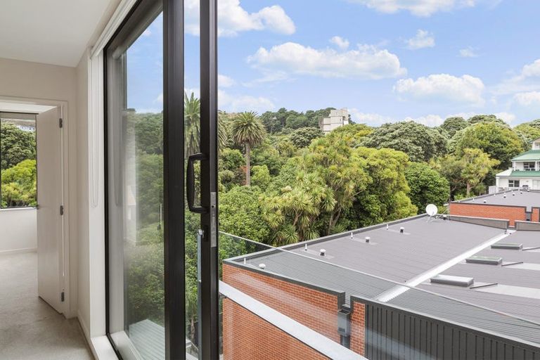 Photo of property in Nouvo Apartments, 4e/21 Rugby Street, Mount Cook, Wellington, 6021