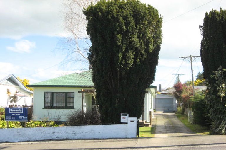 Photo of property in 42 Kenilworth Street, Waipawa, 4210
