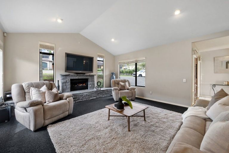 Photo of property in 27 Lansell Drive, East Tamaki Heights, Auckland, 2016