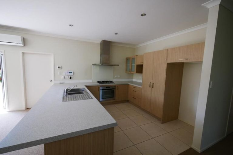 Photo of property in 3 Cornwall Place, Karaka, Papakura, 2113