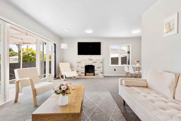 Photo of property in 22 Kaurilands Road, Titirangi, Auckland, 0604