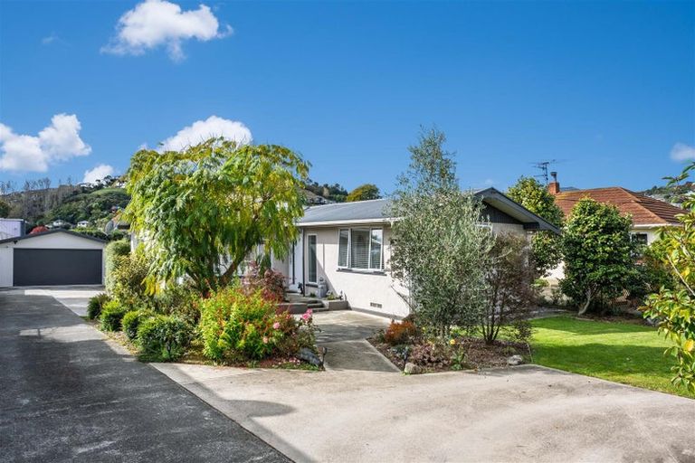 Photo of property in 17 Maitland Avenue, Stoke, Nelson, 7011