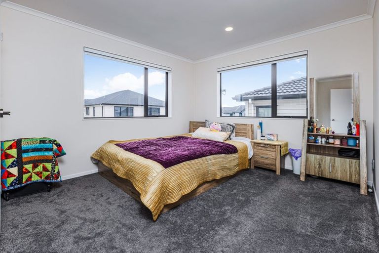 Photo of property in 32 Carrickdawson Drive, Flat Bush, Auckland, 2019