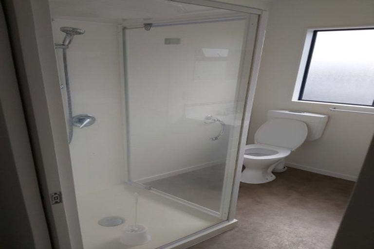 Photo of property in 6 Rickards Place, New Lynn, Auckland, 0600