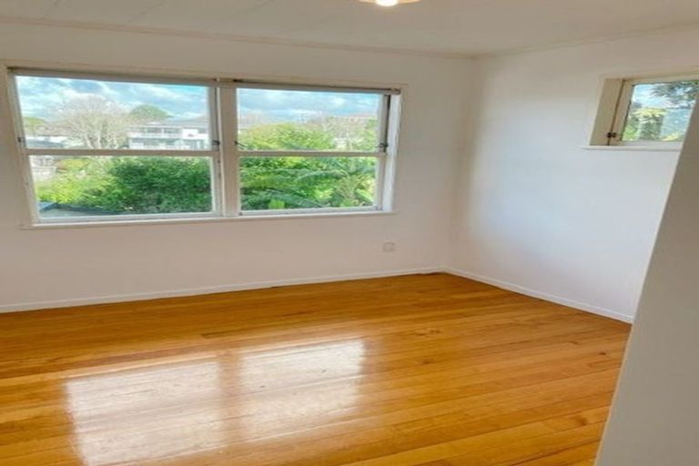 Photo of property in 15 Keegan Drive, Massey, Auckland, 0614