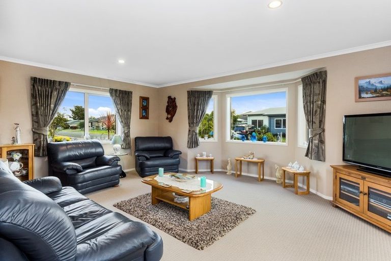 Photo of property in 22 Oakwood Way, Papamoa Beach, Papamoa, 3118