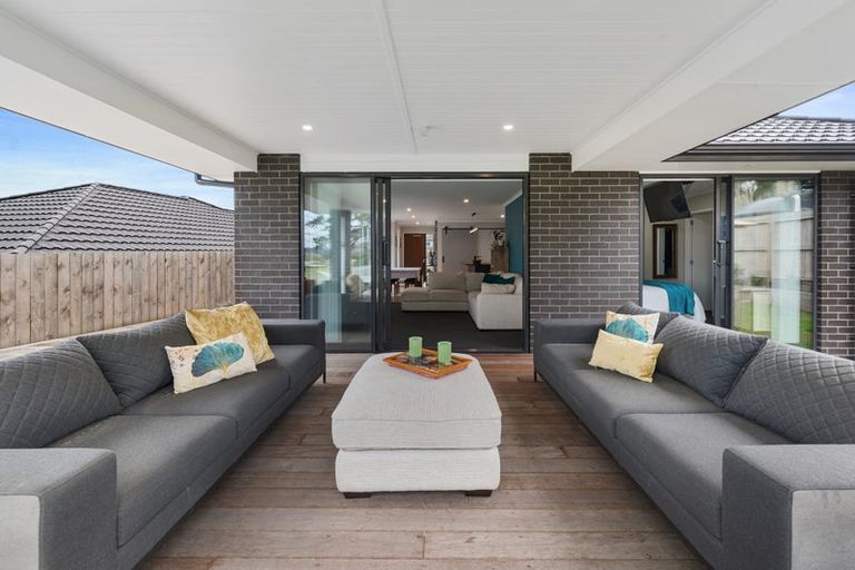 Photo of property in 19 Kawariki Road, Helensville, 0800